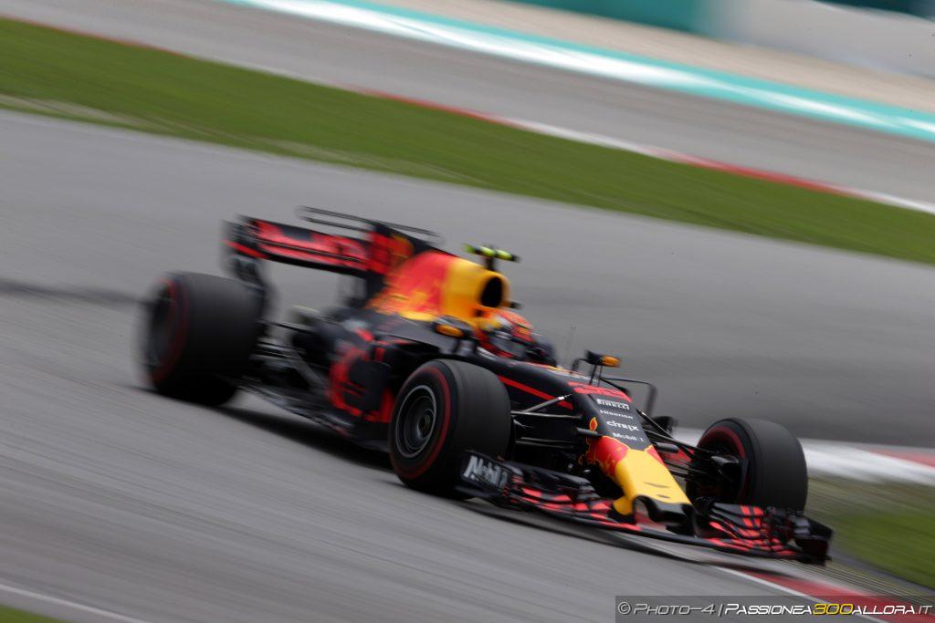 F1 | GP Malesia: Verstappen trionfa su Hamilton e Ricciardo. Vettel ottimo 4°