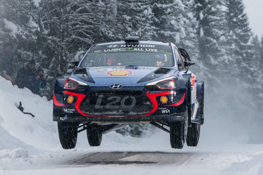 WRC | Svezia: Neuville mantiene il comando, tripletta Hyundai
