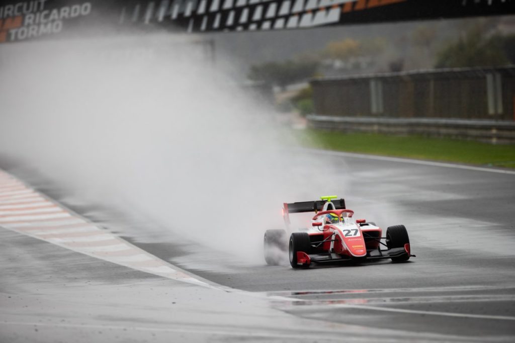F3 | Logan Sargeant vola sotto la pioggia di Valencia
