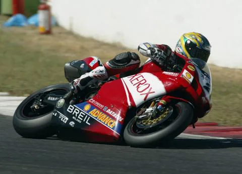 La Ducati 999, raccontata da Rubén Xaus: "Un inizio difficile, ma poi..." La Ducati 999, raccontata da Rubén Xaus: "Un inizio difficile, ma poi..."