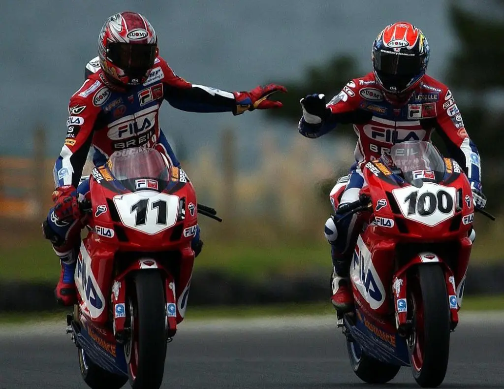 La Ducati 999, raccontata da Rubén Xaus: "Un inizio difficile, ma poi..." La Ducati 999, raccontata da Rubén Xaus: "Un inizio difficile, ma poi..."