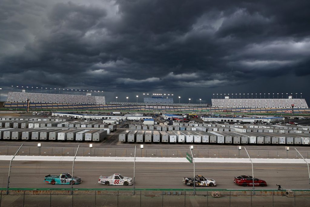 NASCAR | Truck Series: Creed batte Rhodes e la bufera NASCAR | Truck Series: Creed batte Rhodes e la bufera