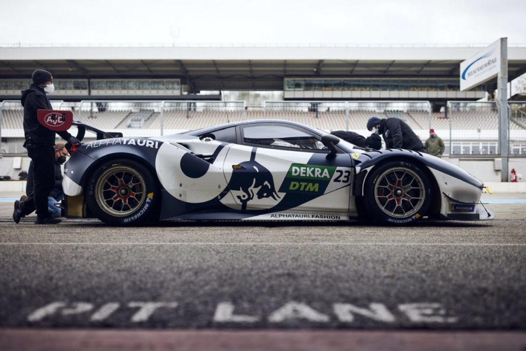 DTM | Haupt Racing Team domina il primo giorno di test insieme alla... neve! DTM | Haupt Racing Team domina il primo giorno di test insieme alla... neve!