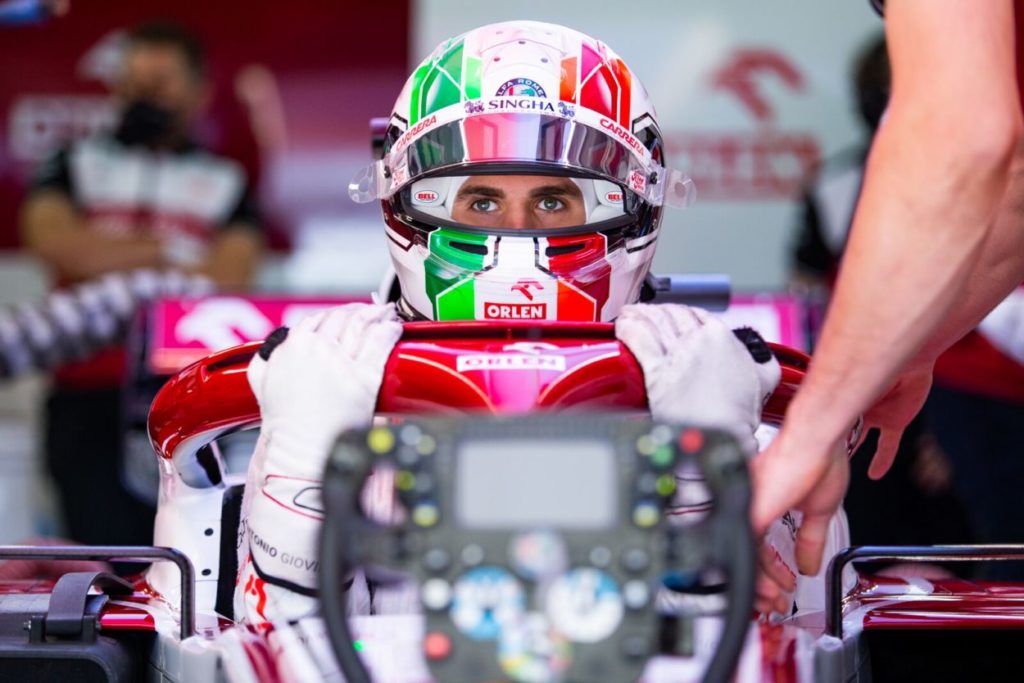 Un problema alla radio giustifica, seppur in parte, il pomeriggio anonimo di Antonio Giovinazzi.