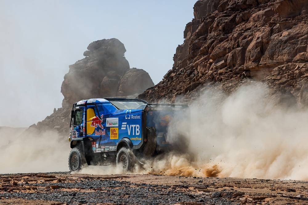 Dakar 2022 | Giorno 9: tripletta Toyota, vince De Villiers Dakar 2022 | Giorno 9: tripletta Toyota, vince De Villiers