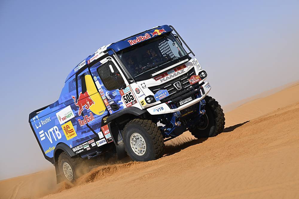 Dakar 2022 | Giorno 4: penalizzato Al Rajhi, Al-Attiyah torna davanti a tutti. Petrucci sfiora il podio Dakar 2022 | Giorno 4: penalizzato Al Rajhi, Al-Attiyah torna davanti a tutti. Petrucci sfiora il podio