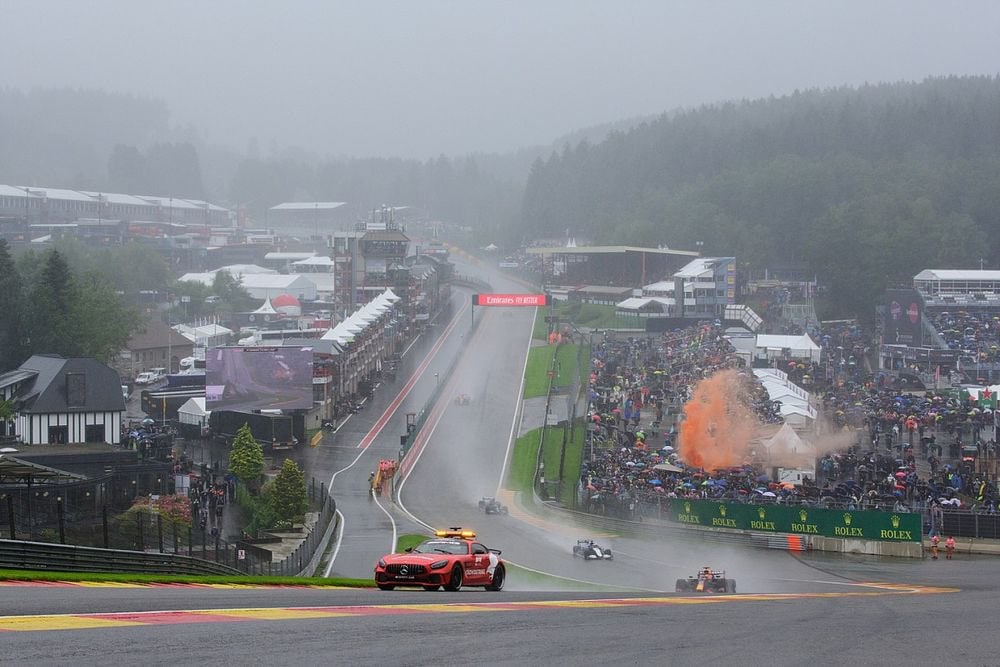 F1 | Record di bandiere rosse nel 2021. Come hanno influito nell'andamento del mondiale? F1 | Record di bandiere rosse nel 2021. Come hanno influito nell'andamento del mondiale?