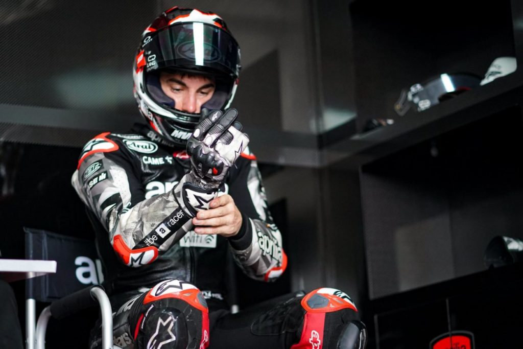 MotoGP | GP Comunità Valenciana 2022, Viñales (Aprilia): "Ho avuto un problema all'anteriore e la mia gara è finita lì"