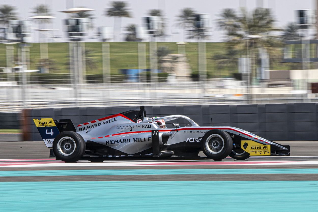 Formula Regional Asia Abu Dhabi 2 2022 Gabriele Minì vince Gara 2