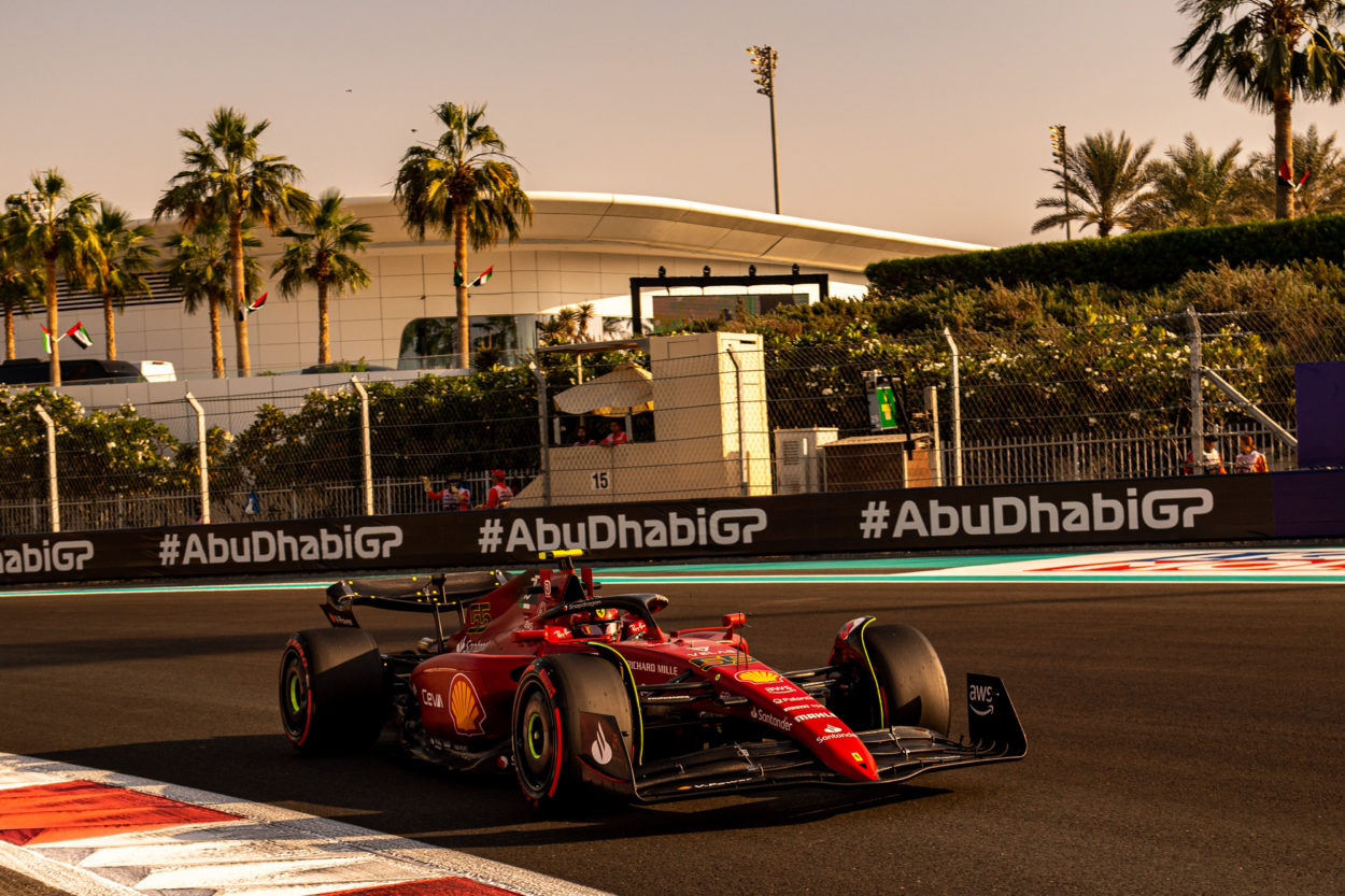 F1 | Test Abu Dhabi 2022: Ferrari chiude l'anno con una tripletta Sainz - Leclerc - Shwartzman. 151 giri per De Vries!