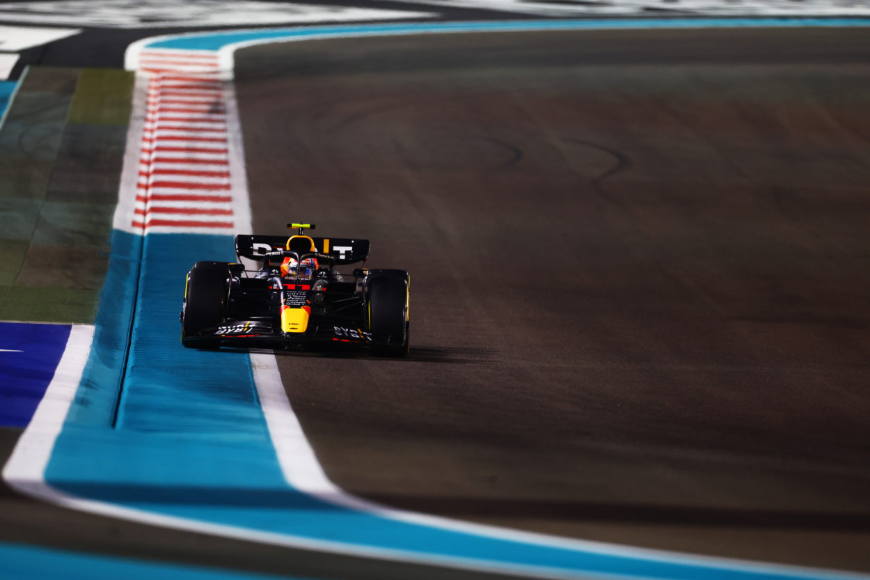 F1 | GP Abu Dhabi 2022, FP3: Pérez precede Verstappen e le Mercedes. Investigazione per Hamilton (sorpasso con bandiera rossa)