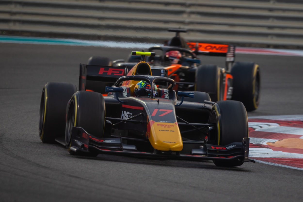 F2 | GP Abu Dhabi 2022, feature race: Iwasa resiste a Drugovich, MP vince il titolo team