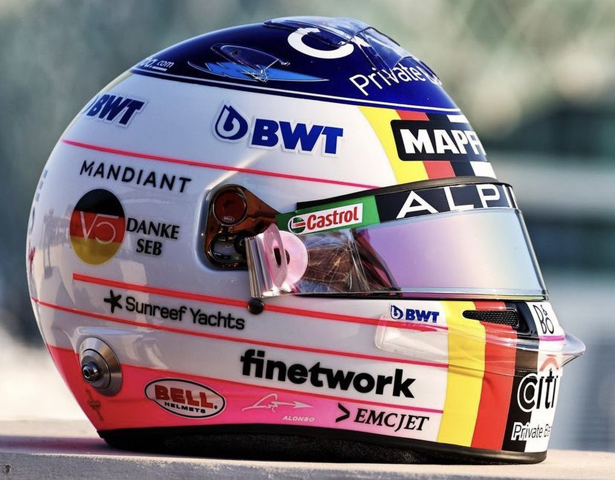 Alonso dedica il casco di Abu Dhabi a Vettel. Il cortocircuito di cui non sapevamo di avere bisogno