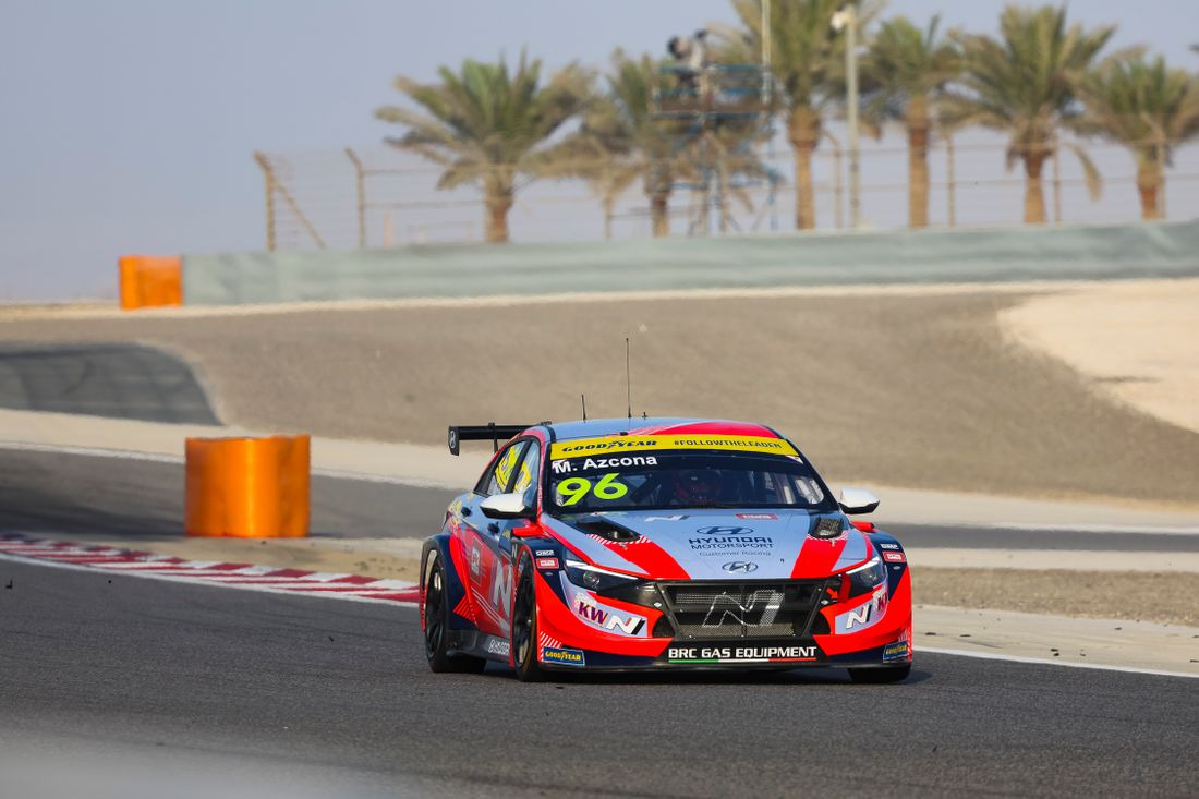 WTCR | GP Bahrain 2022: Azcona inarrestabile in gara-1, Michelisz completa la doppietta Hyundai