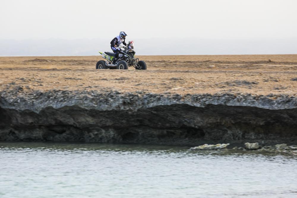 Dakar 2023 | Giorno 2: Al-Attiyah torna all'attacco verso AlUla, Sainz ancora in testa. Primo successo per Klein nelle moto