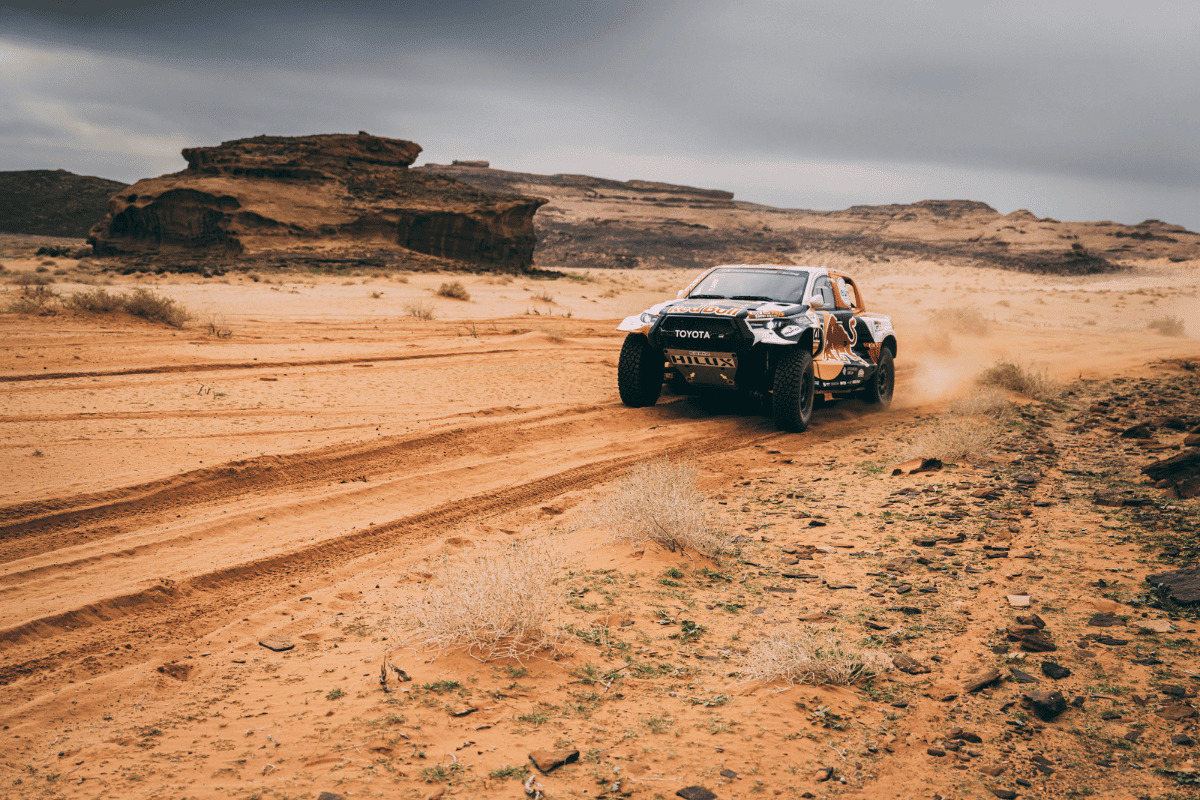 Dakar 2023 | Giorno 5: Al-Attiyah mette in riga le Audi e allunga, Van Beveren regala la 100a vittoria di una stage a Honda