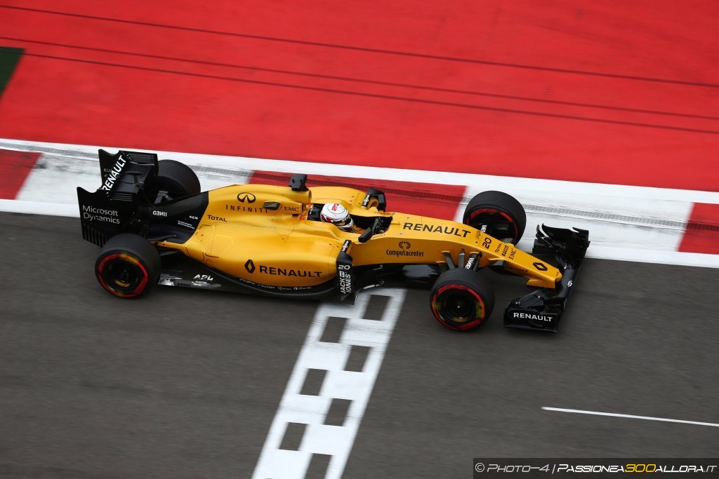 F1 | GP Russia, gara: la parola alla Renault