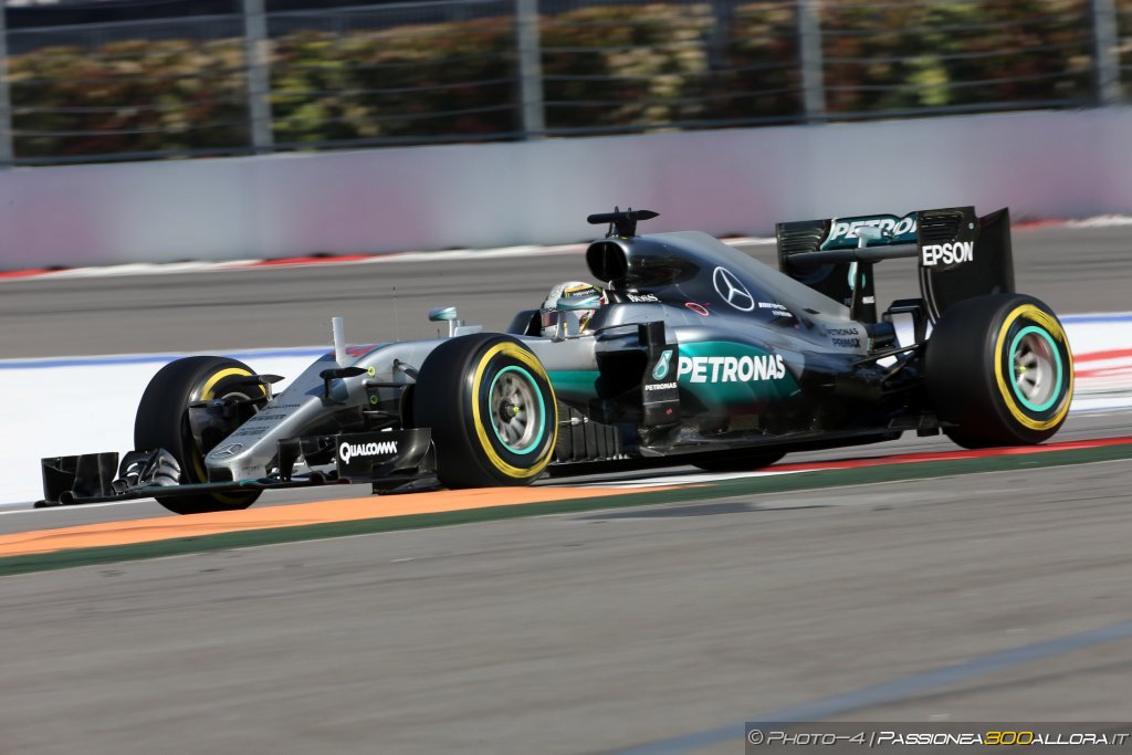 F1 | Lewis Hamilton: sono qui per vincere, non per partecipare